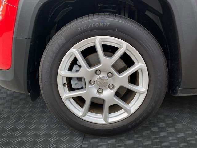 Used 2020 Jeep Renegade Latitude FWD image 33
