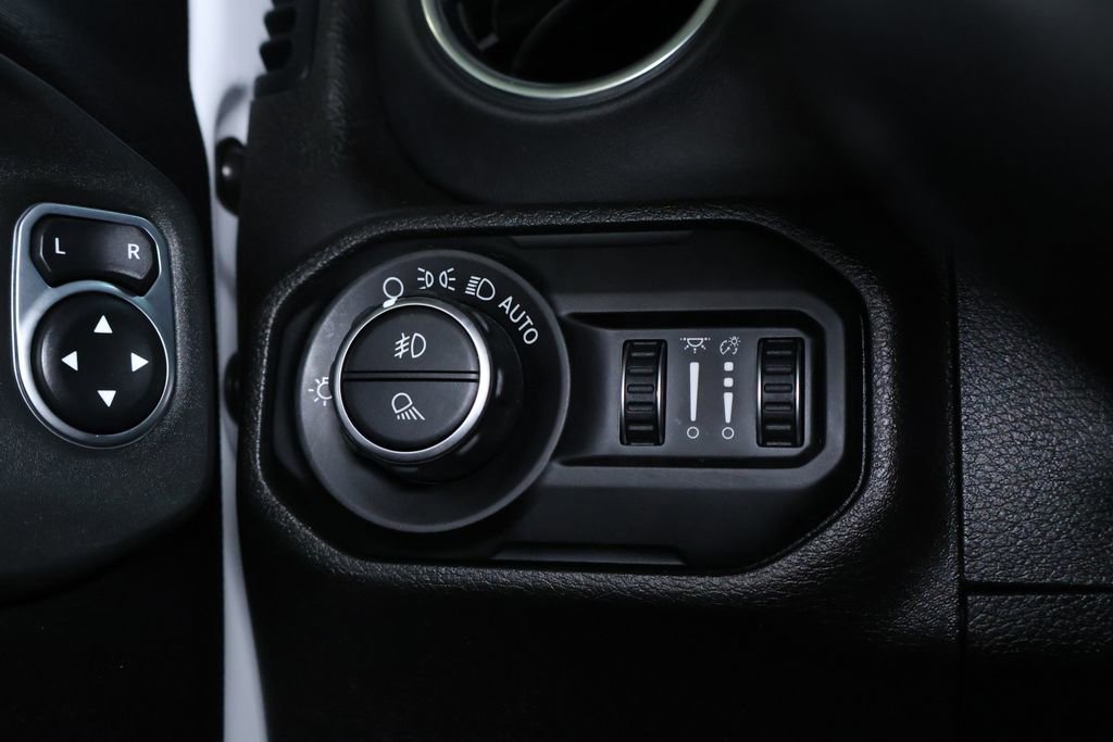 Used 2020 Jeep Gladiator Overland AWD/4WD image 21