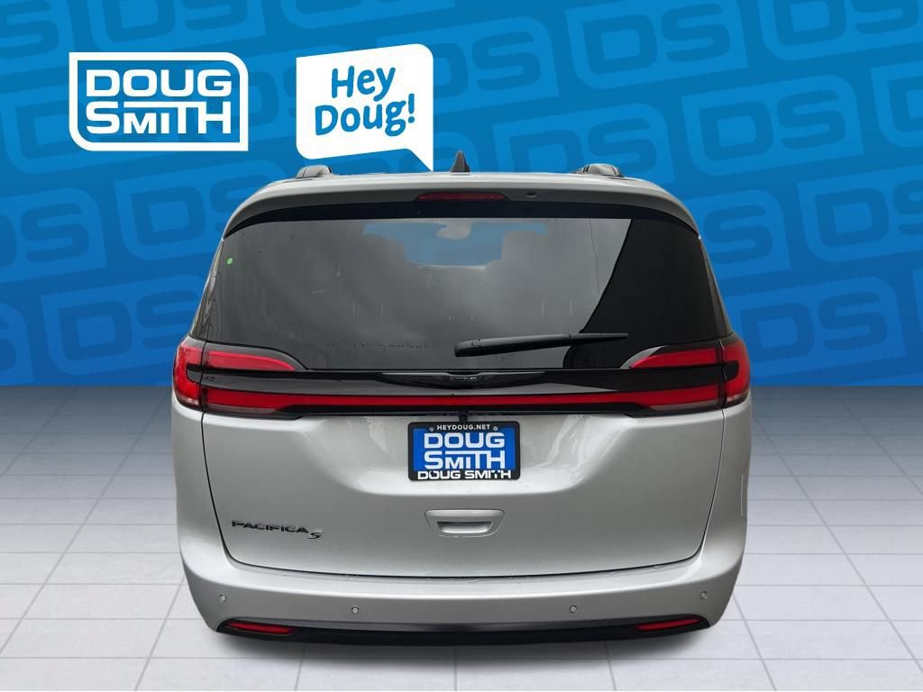 New 2026 Chrysler Pacifica Select w/ S Appearance Package FWD image 5