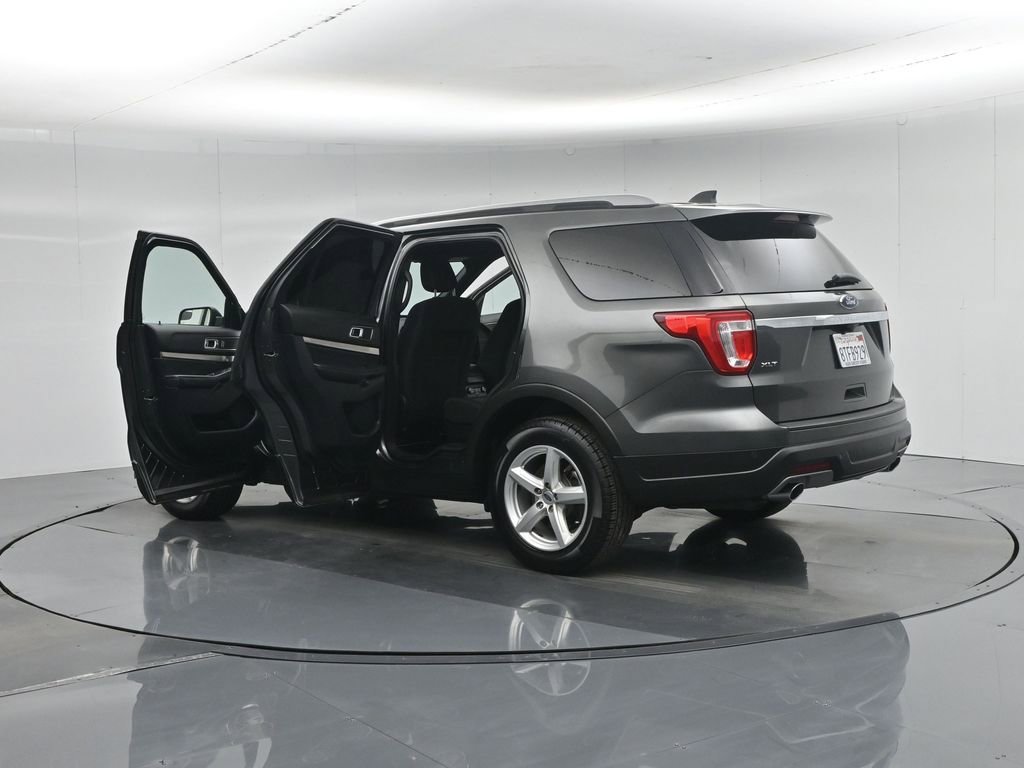 Certified 2018 Ford Explorer XLT image 37