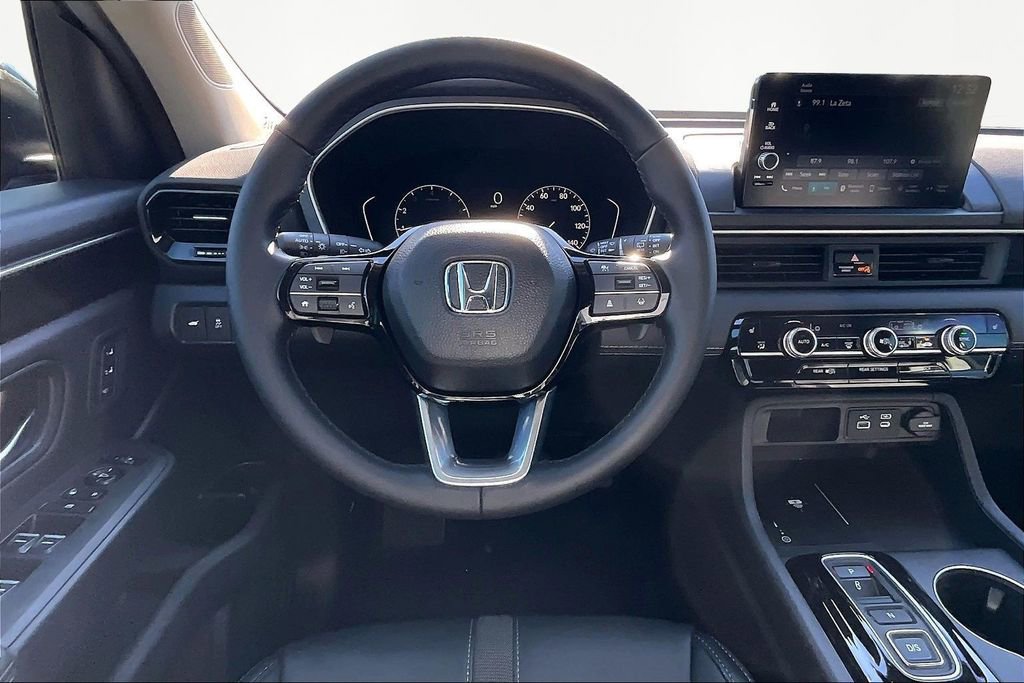 Used 2025 Honda Pilot EX-L image 8