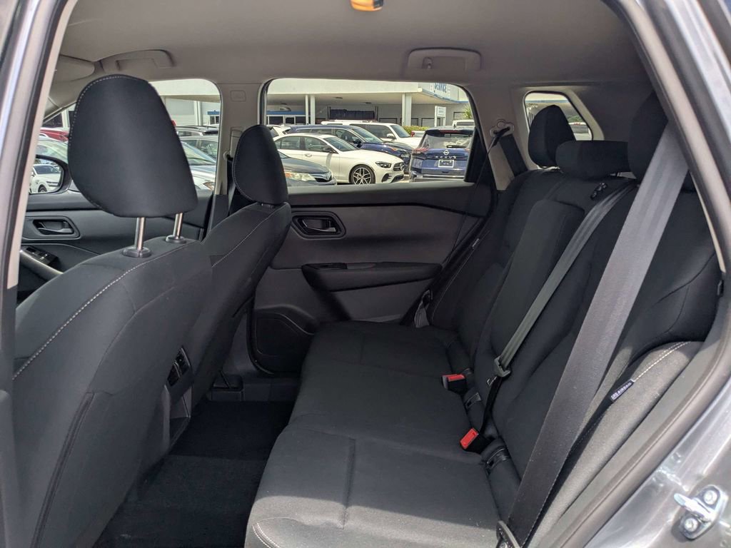 Used 2026 Nissan Rogue S FWD image 13