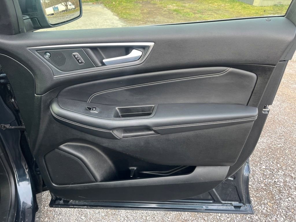 Used 2024 Ford Edge Titanium image 27