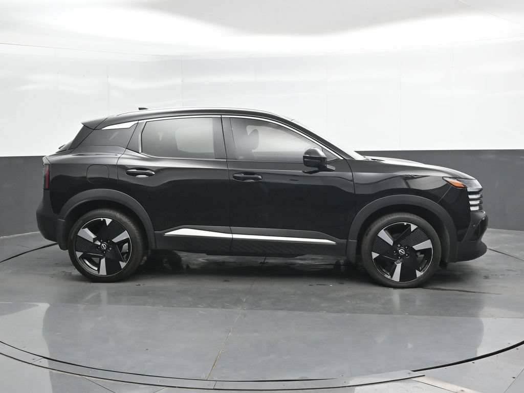 Used 2025 Nissan Kicks SR AWD/4WD image 5