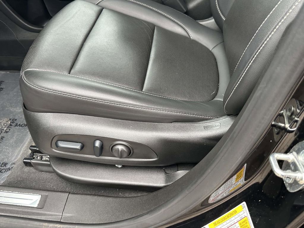 Certified 2023 GMC Acadia SLT w/ Elevation Edition image 21