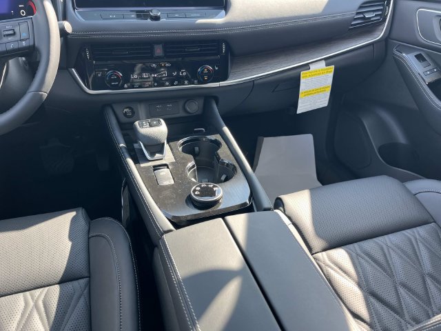 New 2026 Nissan Rogue Platinum w/ Platinum Premium Package AWD/4WD image 18