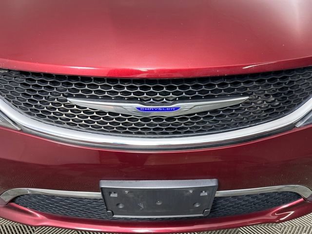 Used 2019 Chrysler Pacifica Touring Plus w/ Tire & Wheel Group image 9