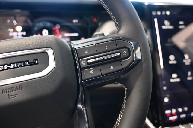 New 2026 GMC Yukon Denali Ultimate AWD/4WD image 32