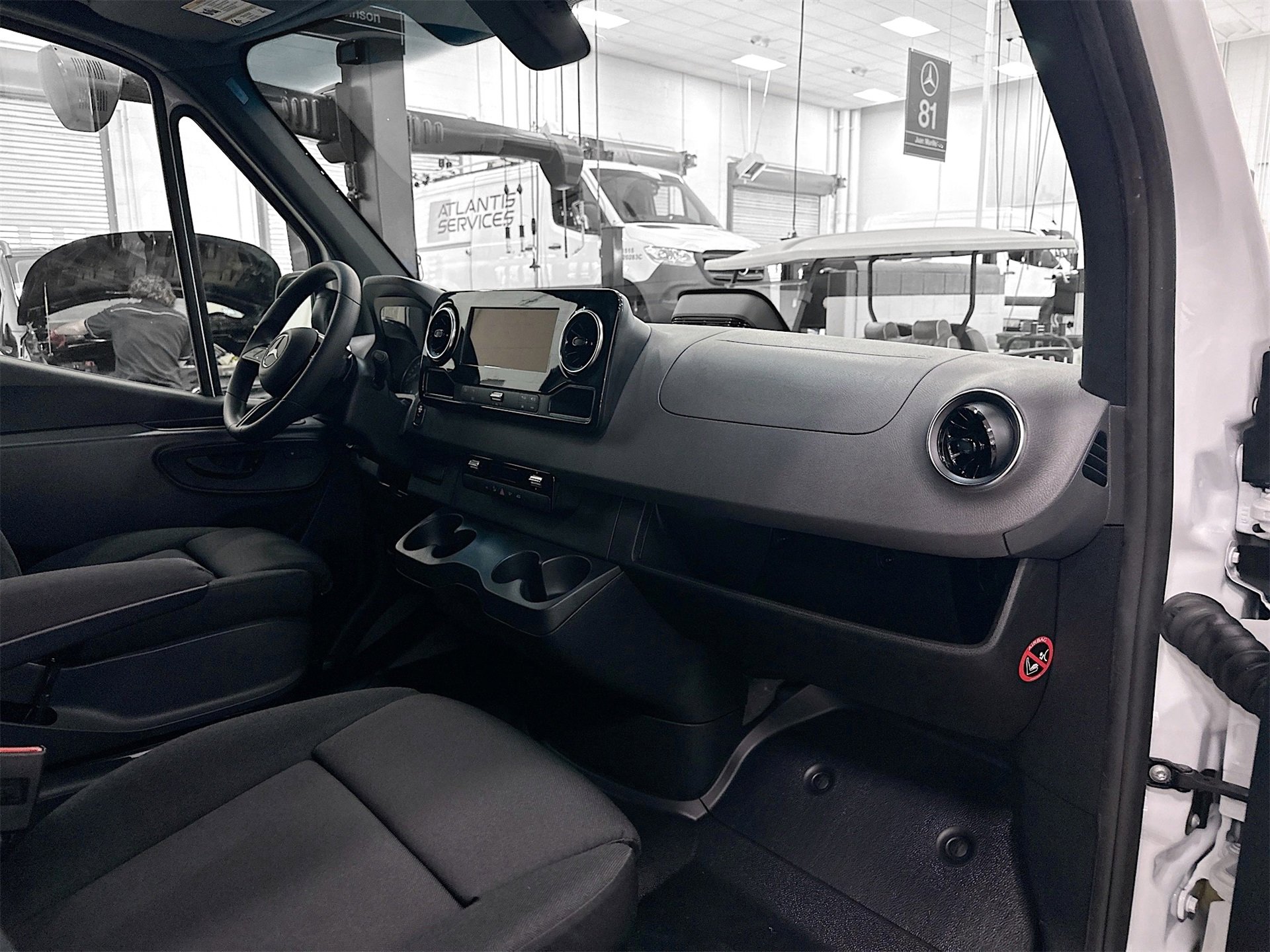 Used 2025 Mercedes-Benz Sprinter 2500 image 25