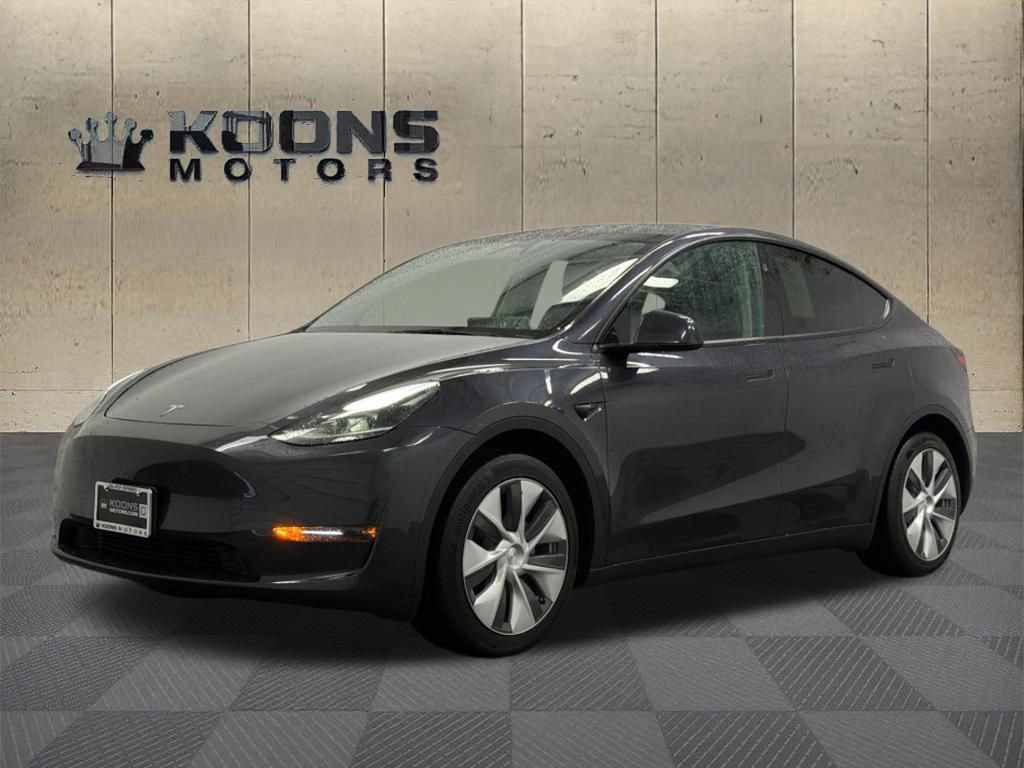 Used 2024 Tesla Model Y Long Range image 1
