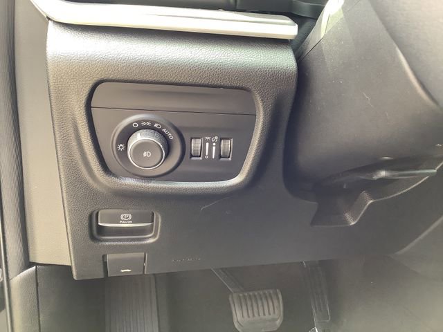 Used 2024 Jeep Grand Cherokee Limited RWD image 15