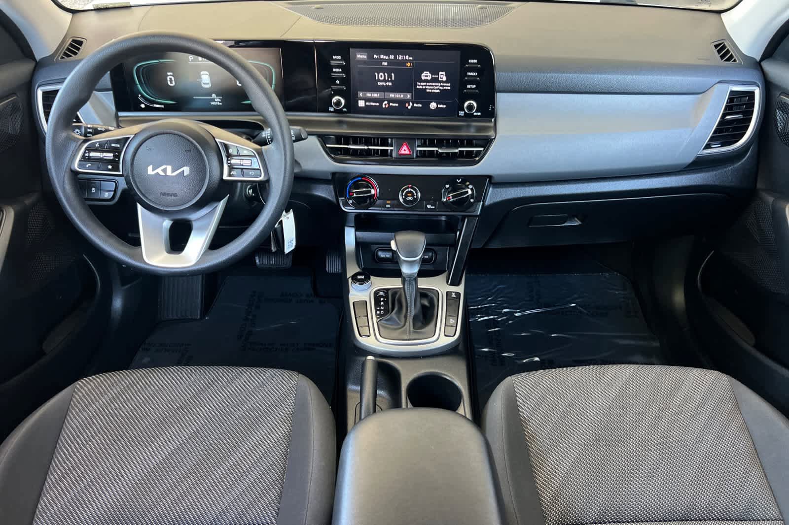 Used 2024 Kia Seltos LX AWD/4WD image 3