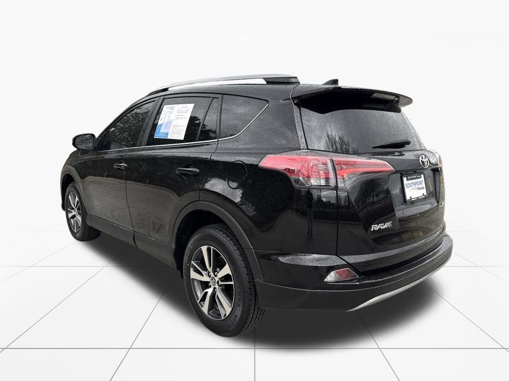 Used 2018 Toyota RAV4 XLE image 6