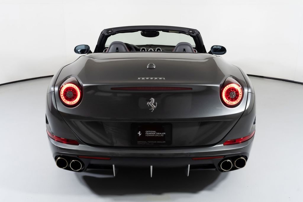 Used 2015 Ferrari California T RWD image 26