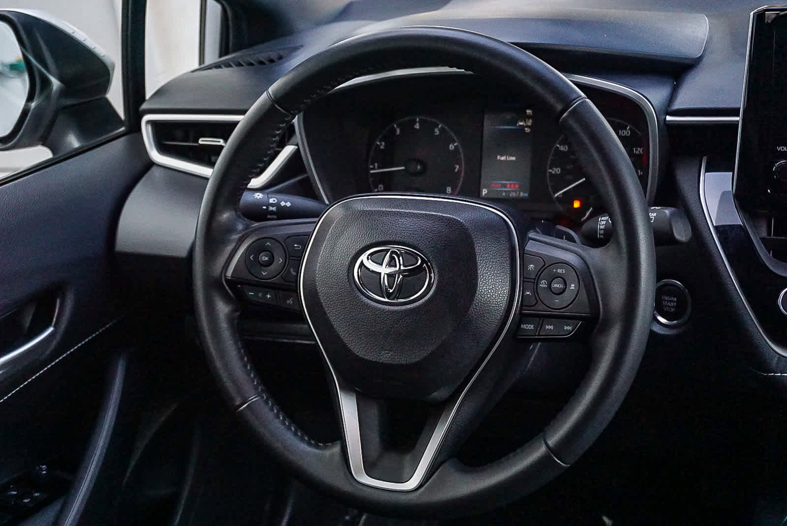 Used 2024 Toyota Corolla SE image 16