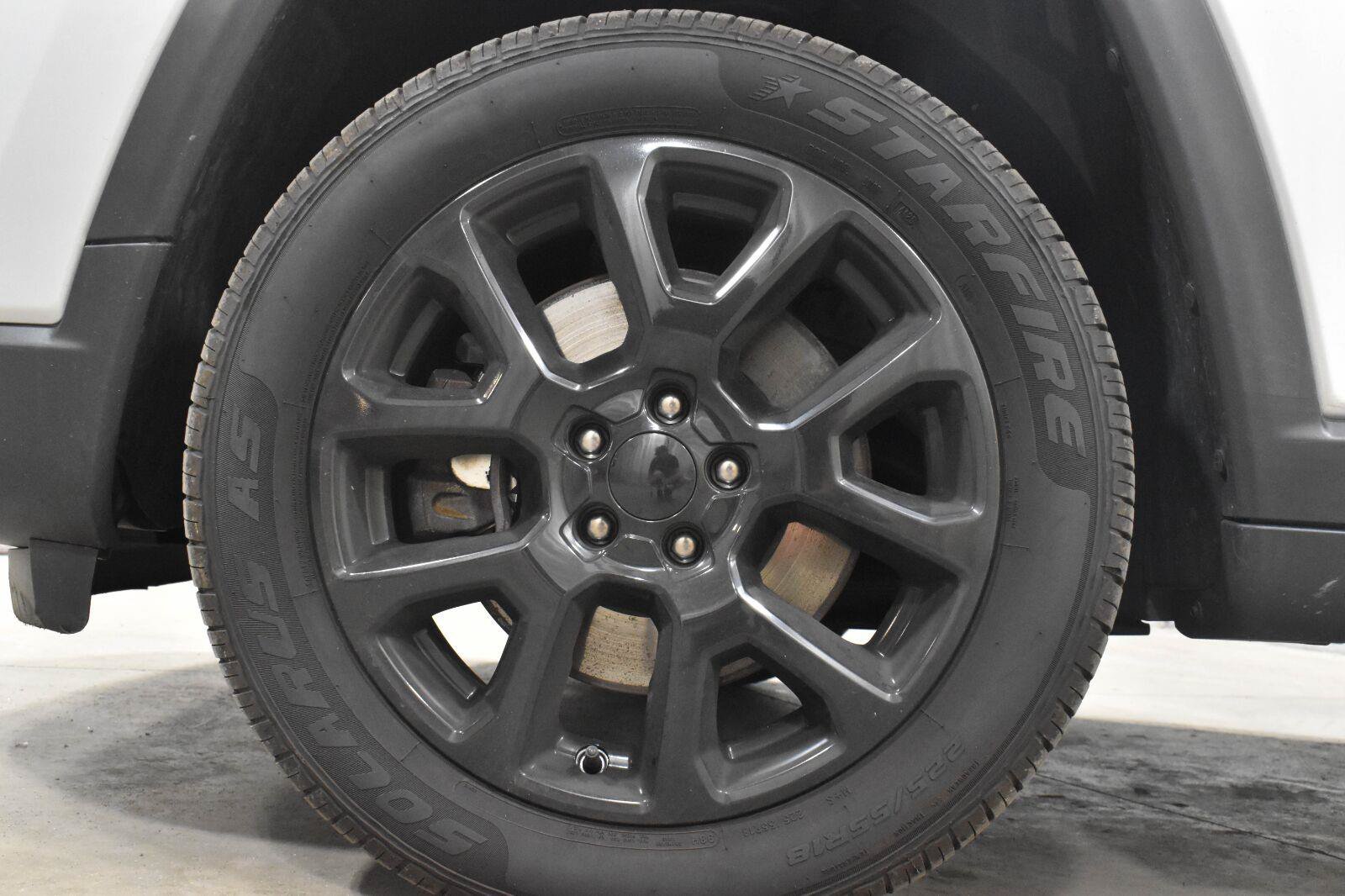 Used 2025 Jeep Compass Limited AWD/4WD image 29