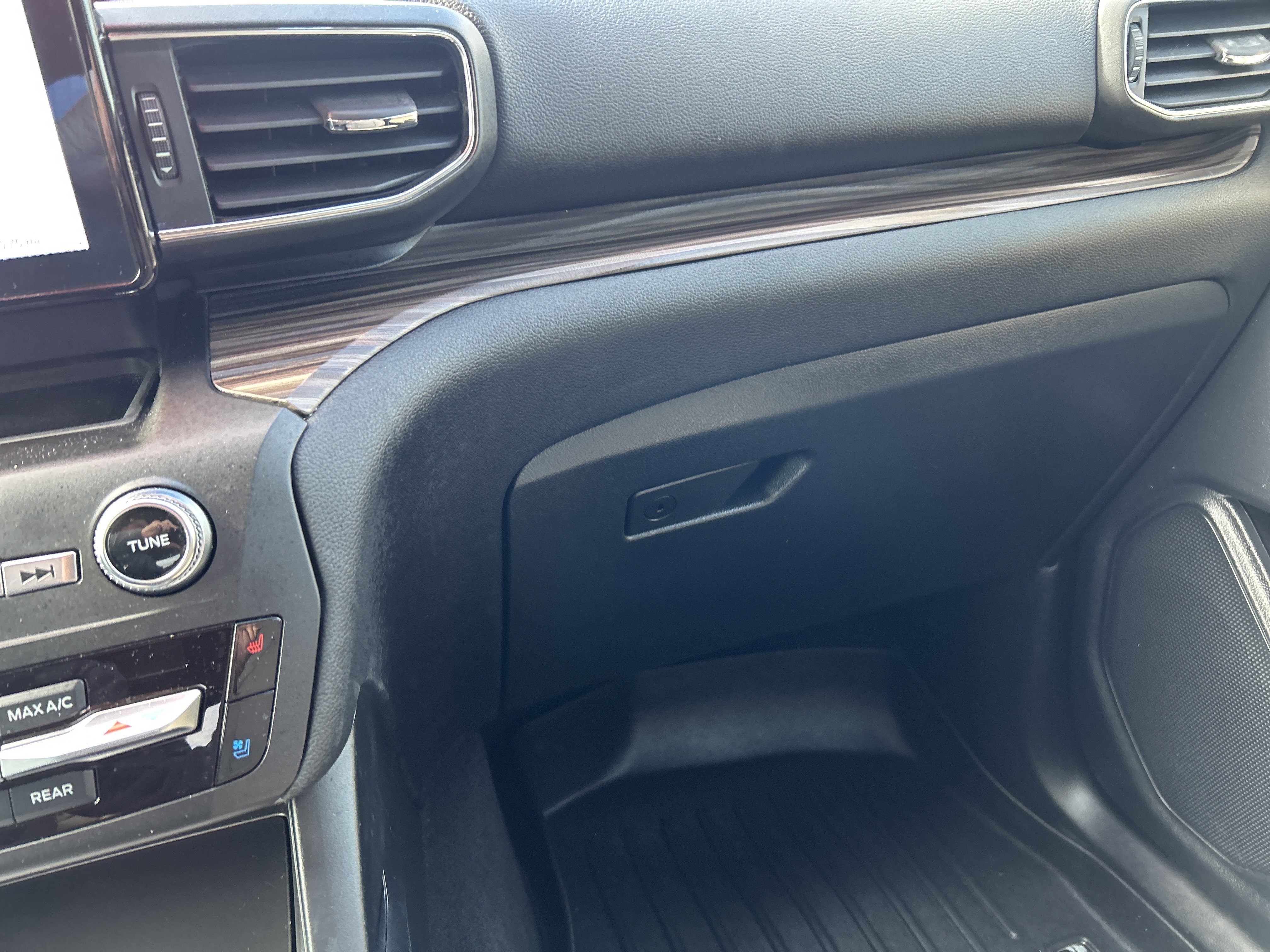 Used 2020 Ford Explorer Limited image 30