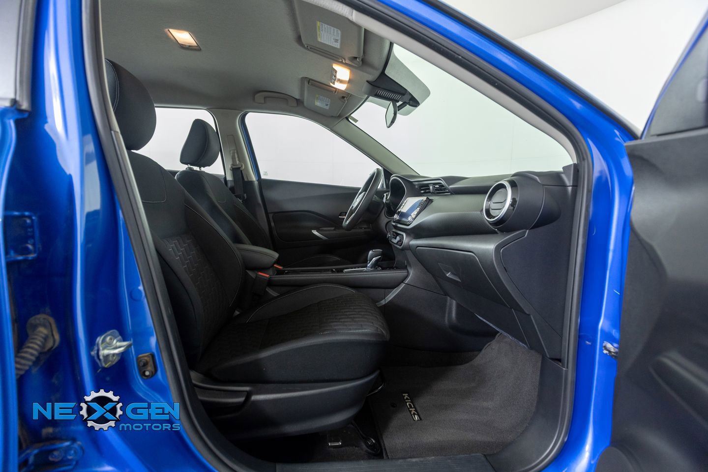 Used 2022 Nissan Kicks SV image 37