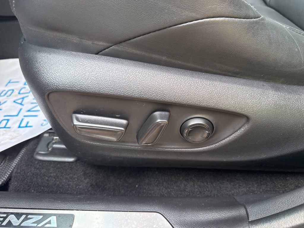 Used 2022 Toyota Venza XLE AWD/4WD image 22