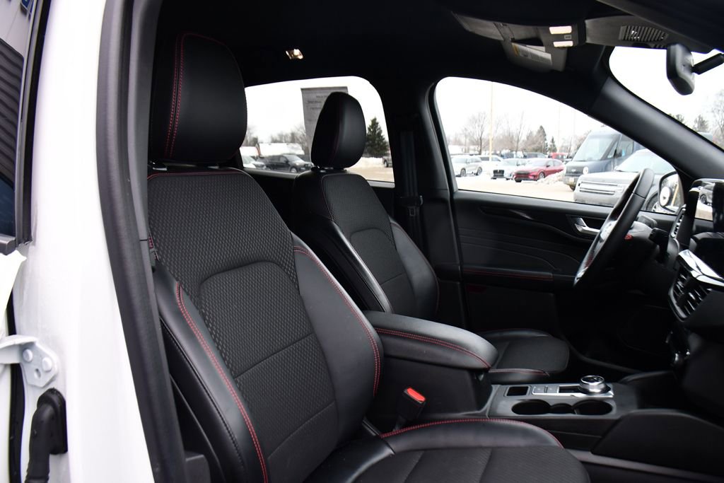 Used 2023 Ford Escape ST-Line Elite image 16