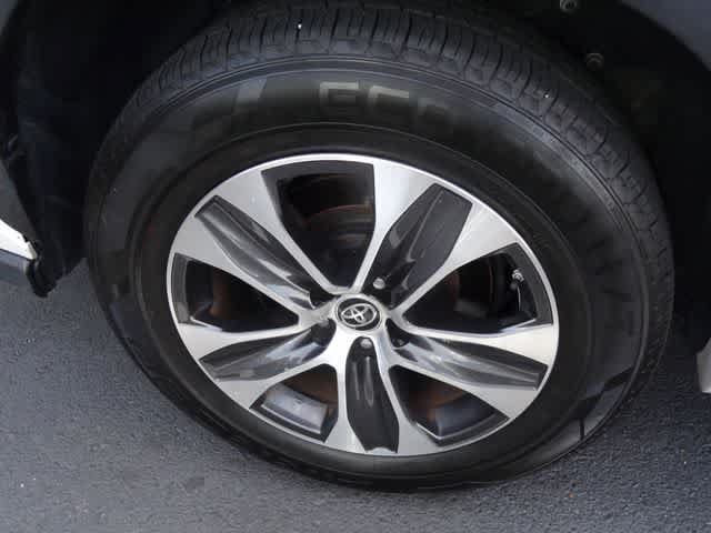 Used 2021 Toyota Highlander XLE FWD image 37