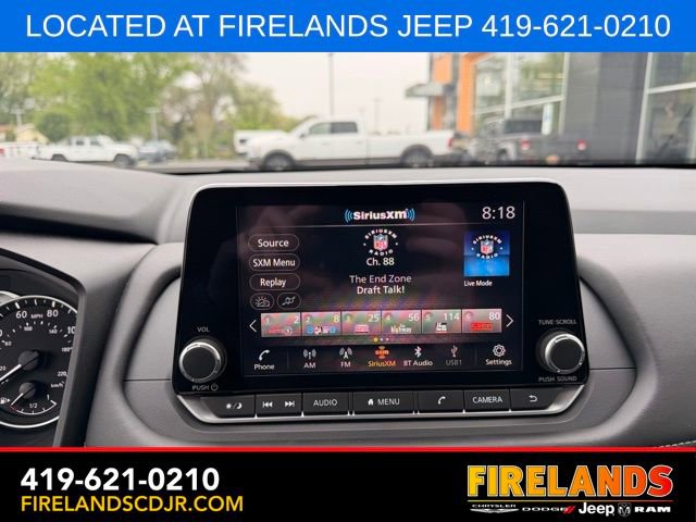Used 2025 Nissan Rogue SV FWD image 24