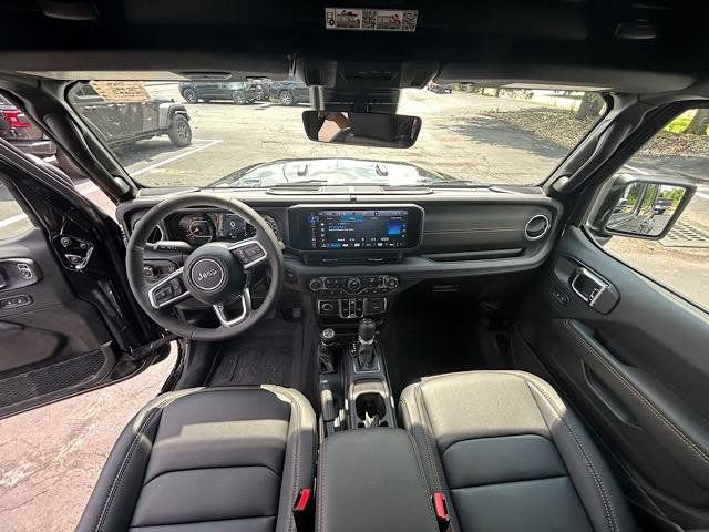 New 2025 Jeep Wrangler Unlimited Sahara AWD/4WD image 12