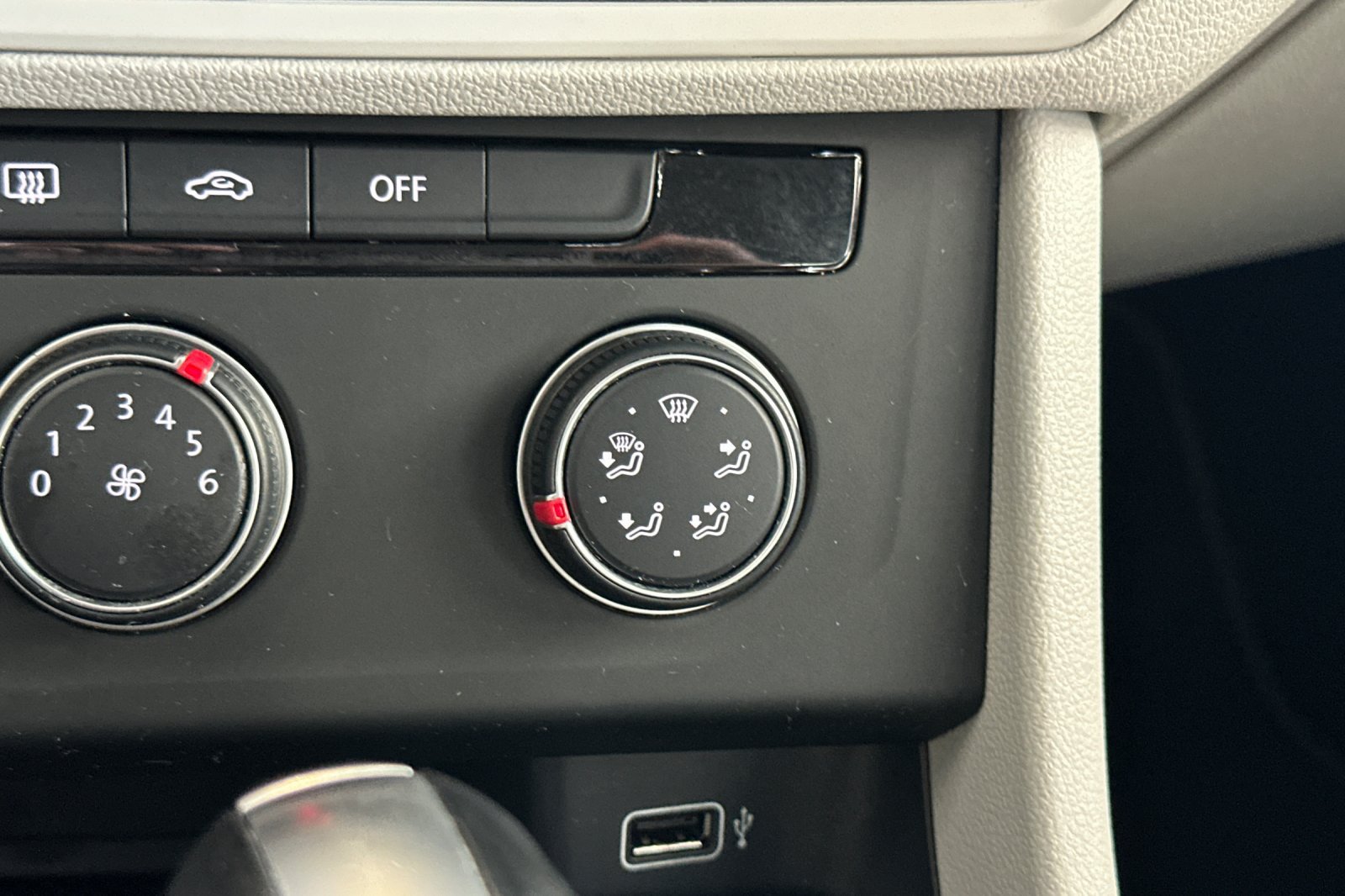 Used 2019 Volkswagen Jetta S w/ Driver Assistance Package FWD image 29