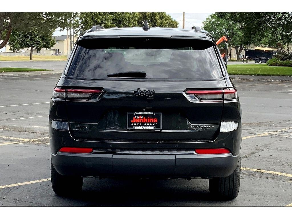 Used 2024 Jeep Grand Cherokee L Limited w/ Luxury Tech Group II AWD/4WD image 4