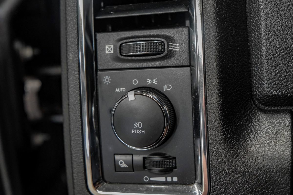 Used 2018 RAM 2500 Laramie w/ Convenience Group image 29