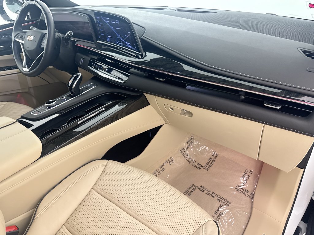 Used 2024 Cadillac Escalade ESV Premium Luxury AWD/4WD image 29