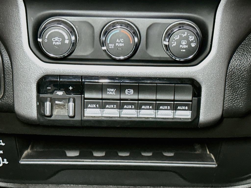 Used 2024 RAM 3500 SLT w/ Quick Order Package 2YG SLT AWD/4WD image 13