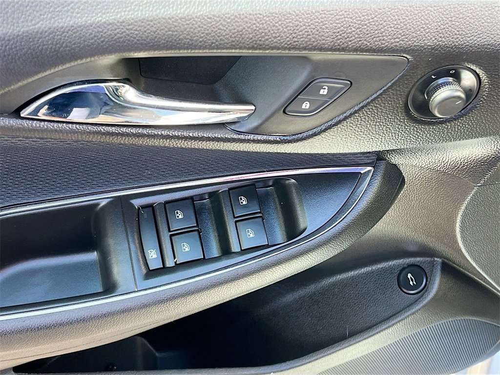 Used 2018 Chevrolet Cruze LT image 17