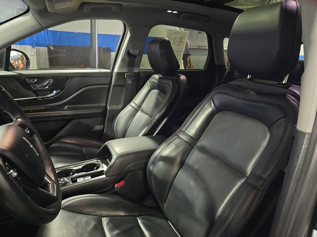 Used 2020 Lincoln Corsair AWD w/ Premium Package image 18