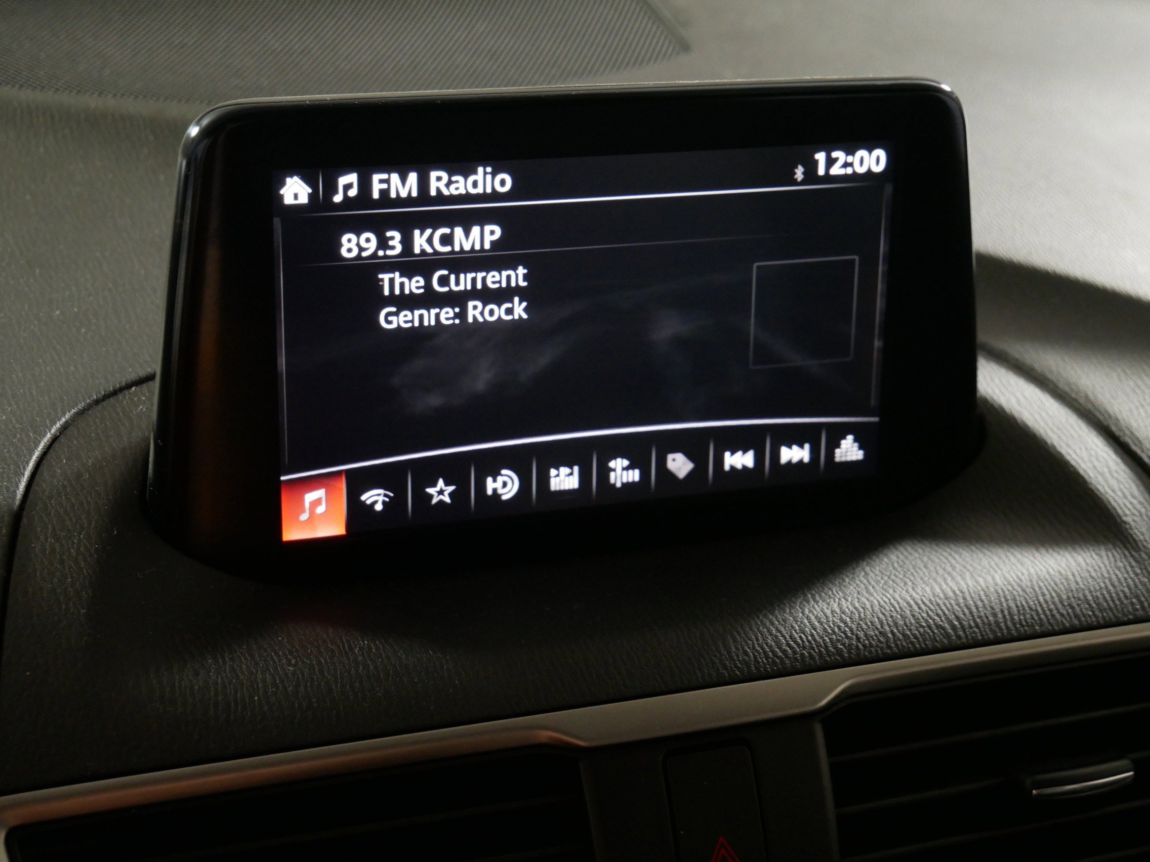 Used 2017 MAZDA MAZDA3 Sport image 23