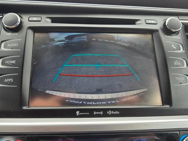 Used 2017 Toyota Highlander Plus AWD/4WD image 24
