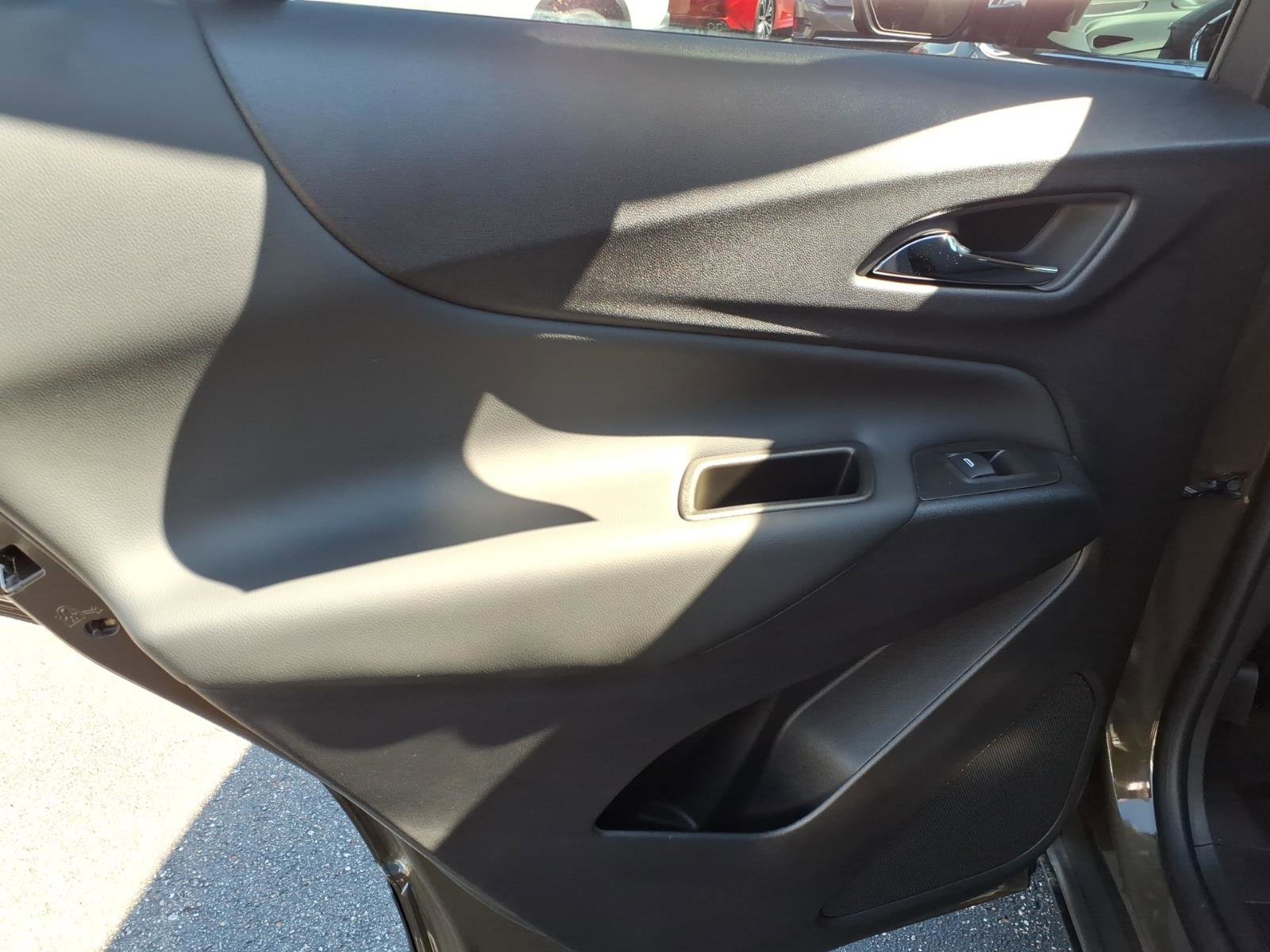 Used 2024 Chevrolet Equinox LT image 8