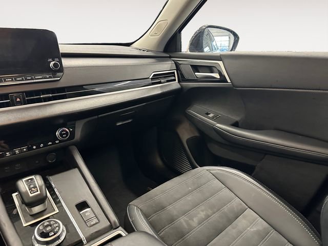 Used 2024 Mitsubishi Outlander SE Black Edition image 11