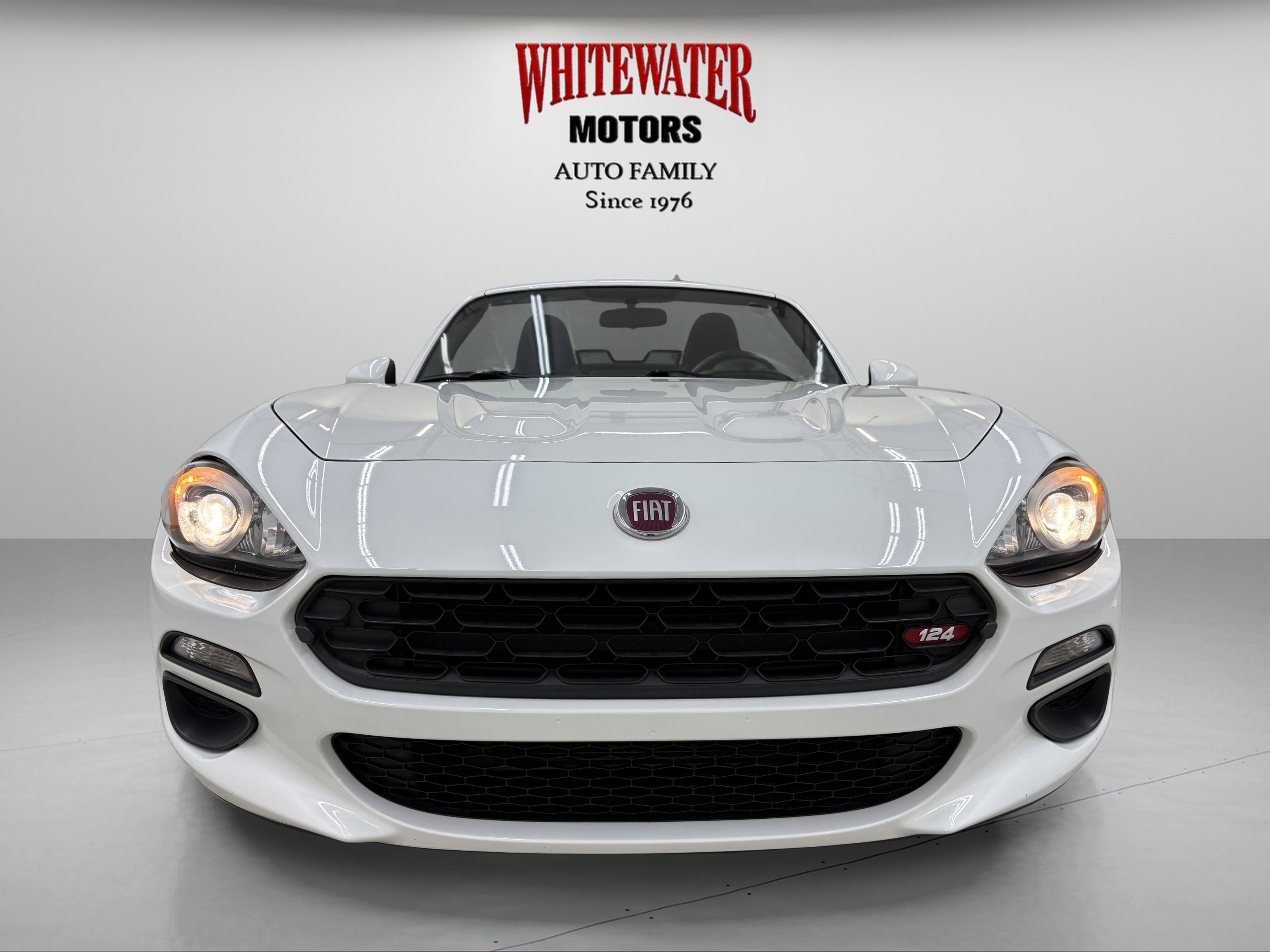 Used 2018 FIAT 124 Spider Classica w/ Technology Group image 10