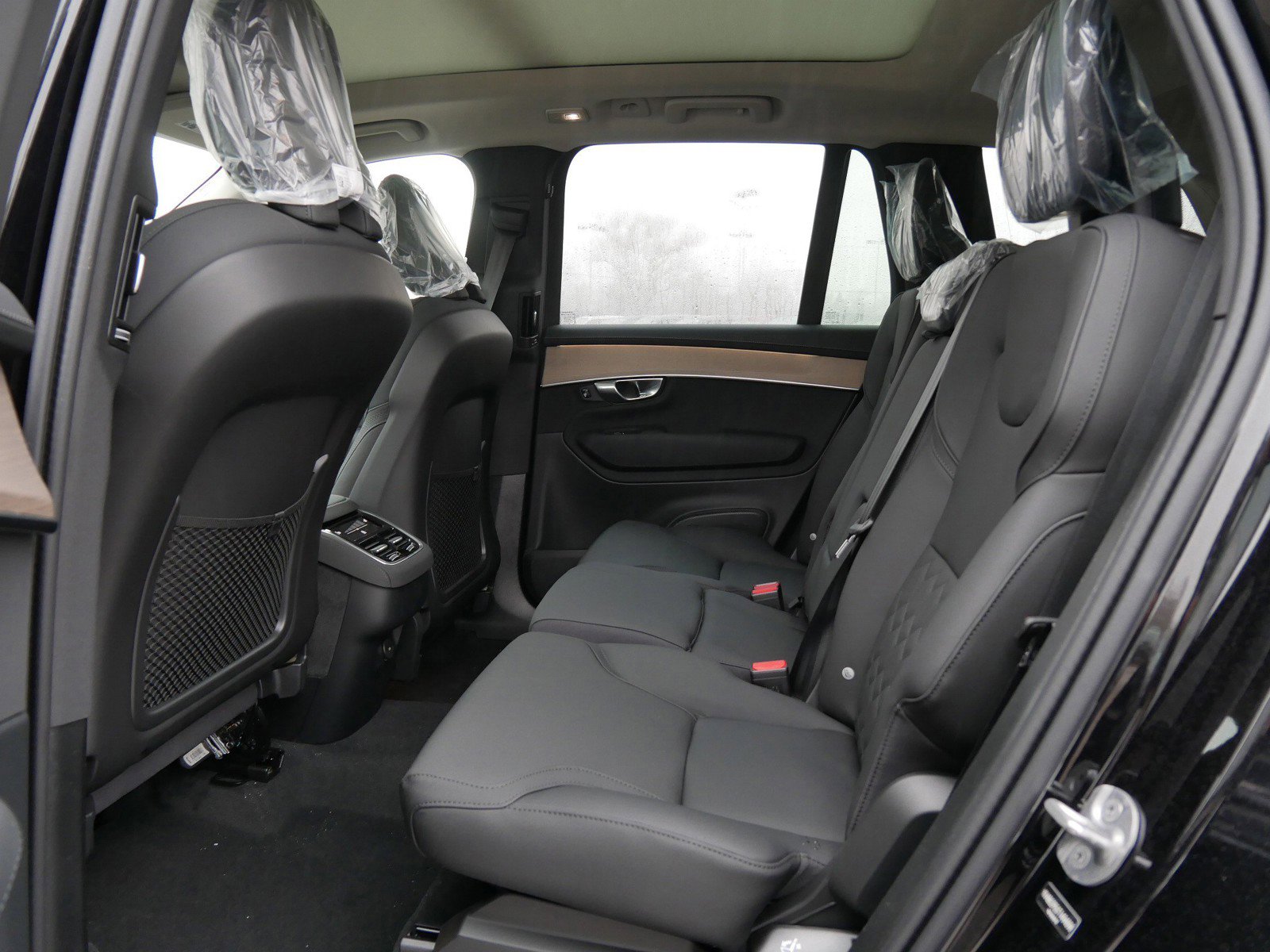 New 2026 Volvo XC90 B6 Plus w/ Protection Package Premier image 6