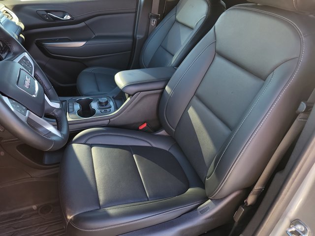 Used 2023 GMC Acadia SLT w/ Elevation Edition image 14