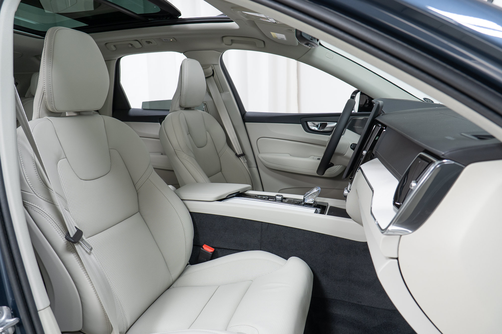 New 2026 Volvo XC60 T8 Ultra w/ Climate Package AWD/4WD image 22