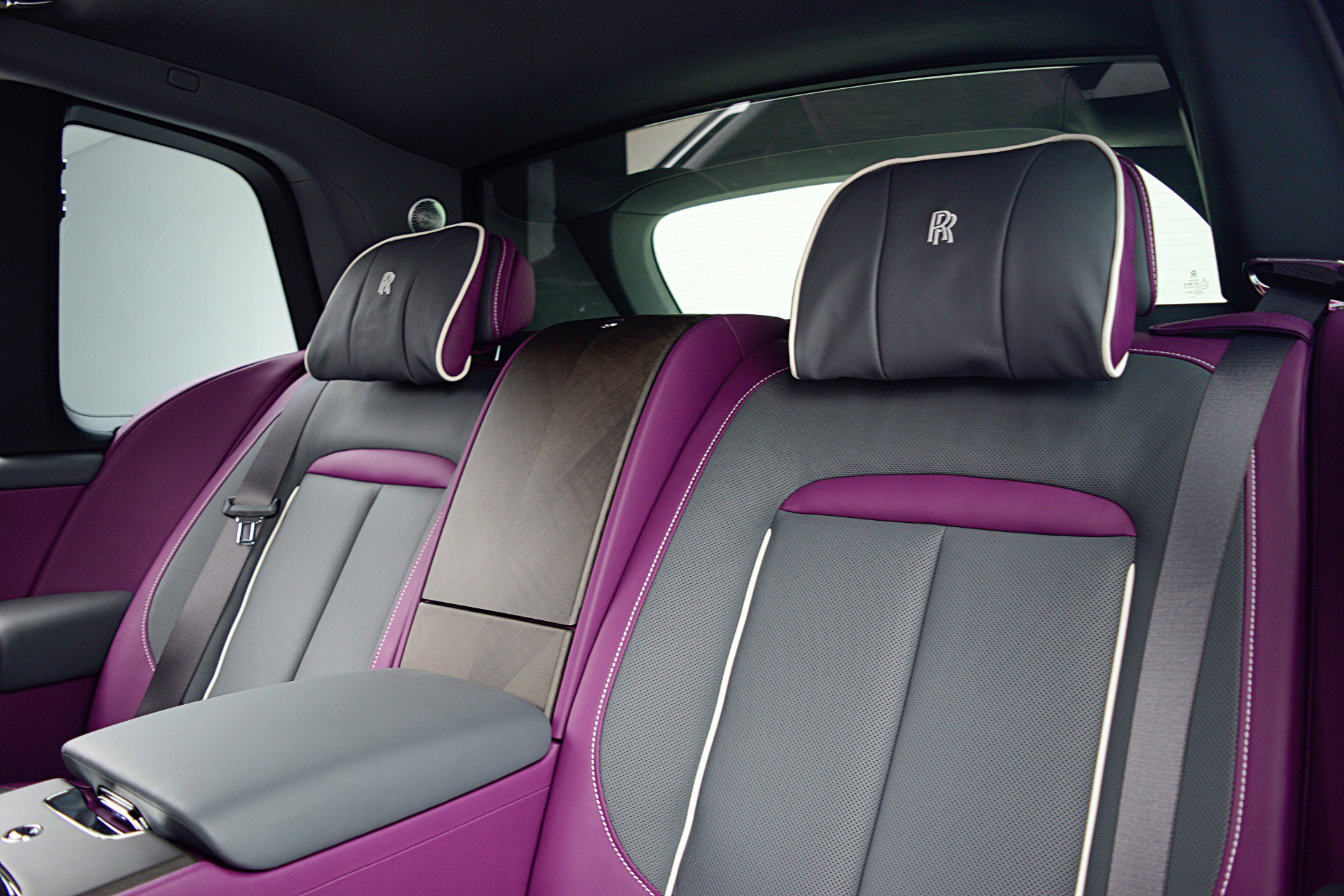 Used 2025 Rolls-Royce Cullinan AWD/4WD image 32