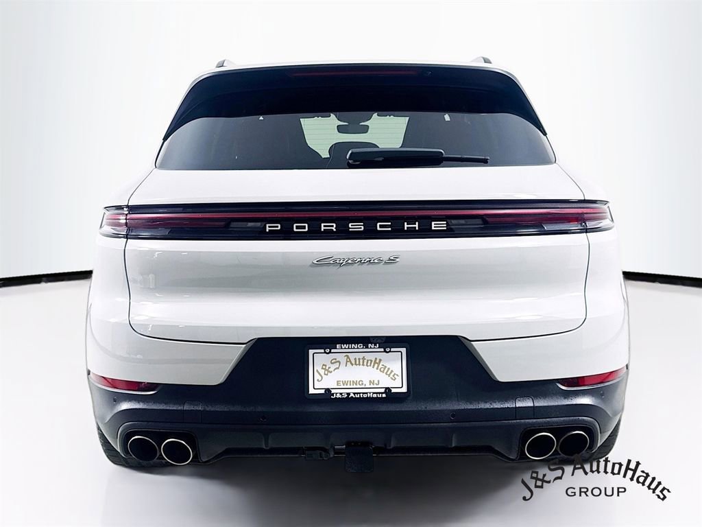 Used 2024 Porsche Cayenne S image 6