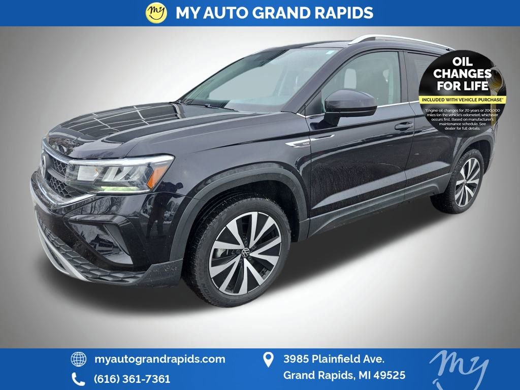 Used 2022 Volkswagen Taos SE image 3