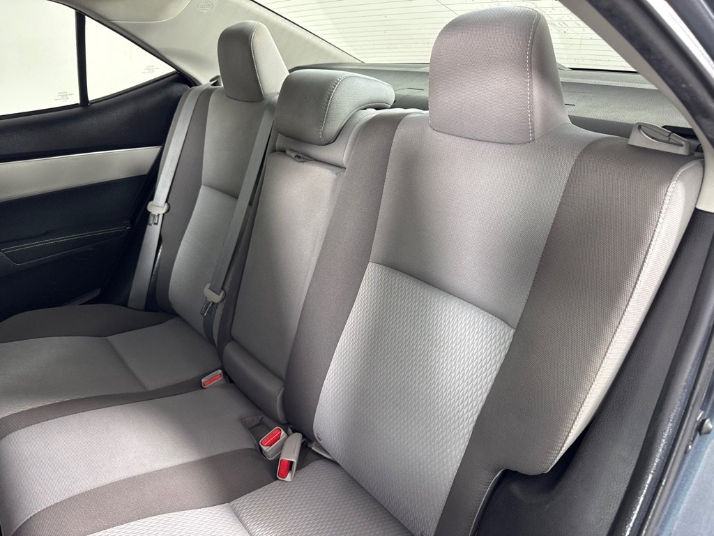 Used 2018 Toyota Corolla LE image 20