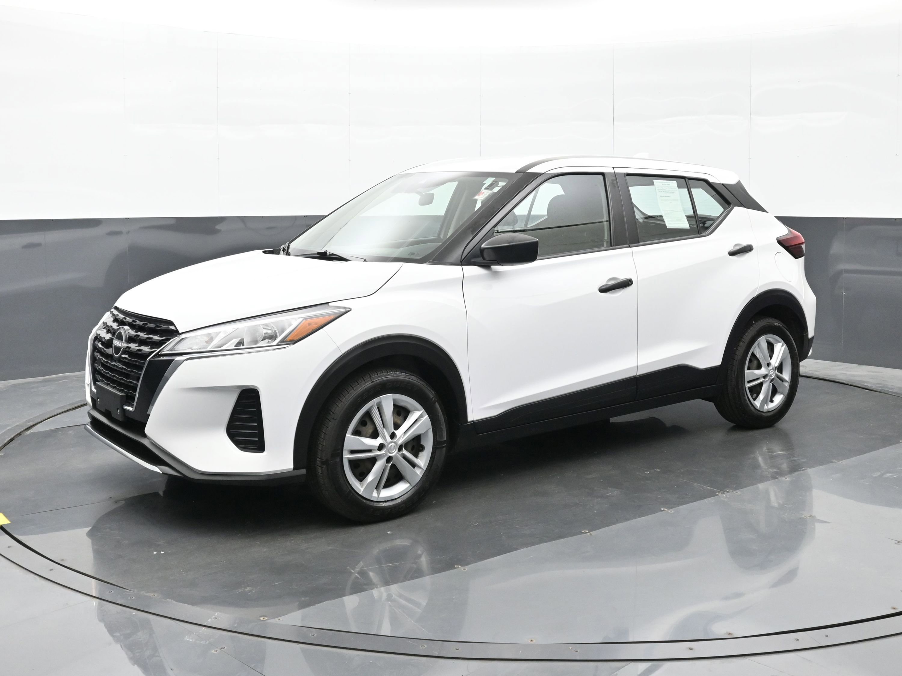 Used 2022 Nissan Kicks S FWD image 8