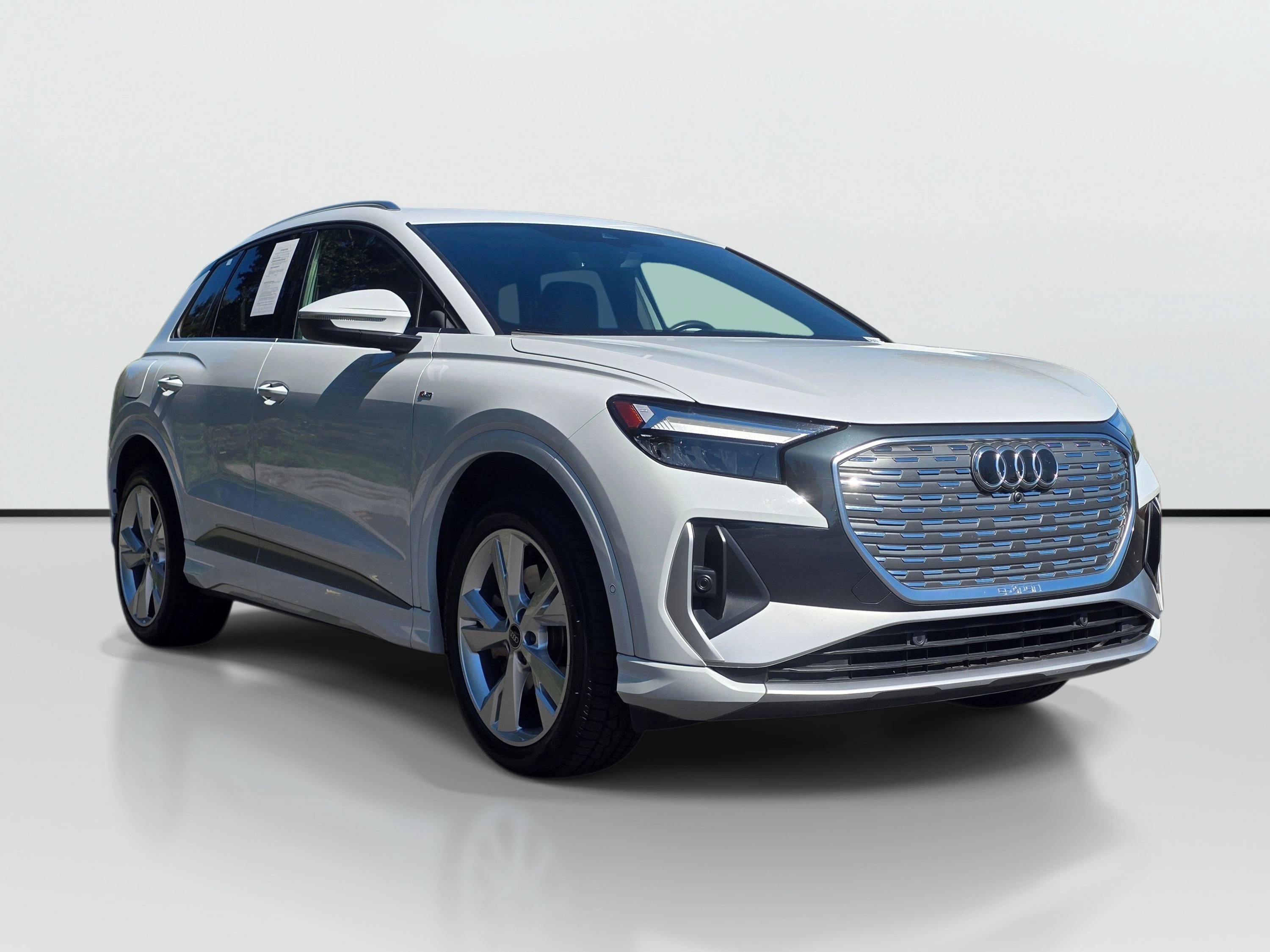 Used 2023 Audi Q4 e-tron Premium Plus AWD/4WD image 8