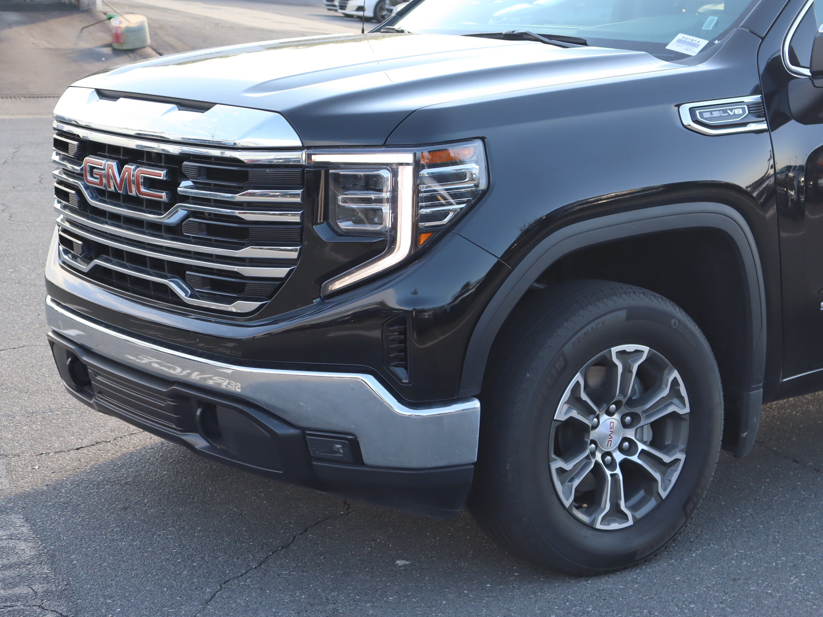 Used 2025 GMC Sierra 1500 SLT AWD/4WD image 6
