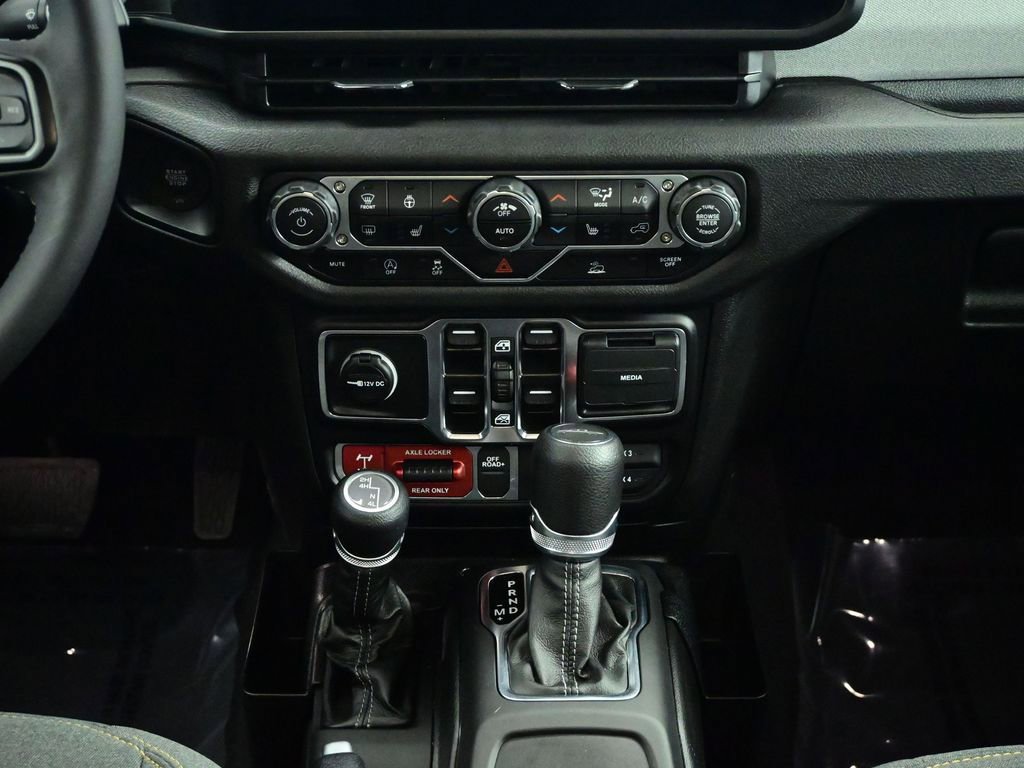 Used 2025 Jeep Gladiator Willys image 36